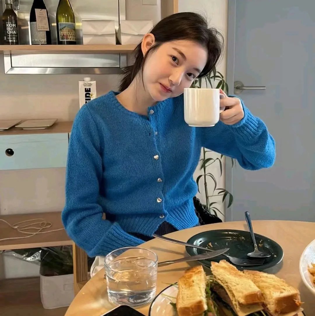阿赫德的膝盖 在线观看封面